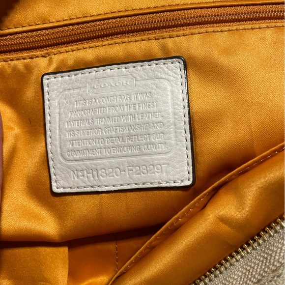 Coach Park Signature Carrie Tote in Light Khaki & Parchment - Picture 3 of 5